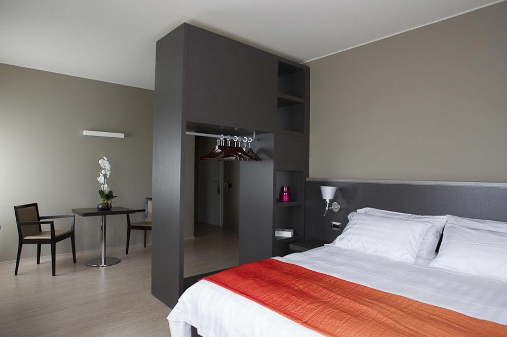 Zara Rooms & Suites Suzzara Exteriör bild